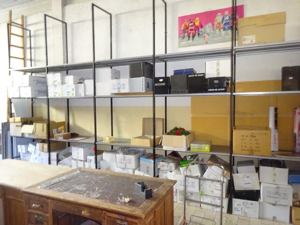5#5425 Abbigliamento e arredi da negozio in vendita - foto 27