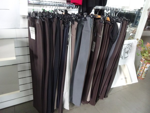 5#5425 Abbigliamento e arredi da negozio in vendita - foto 44