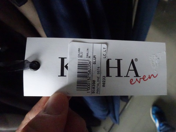 5#5425 Abbigliamento e arredi da negozio in vendita - foto 71