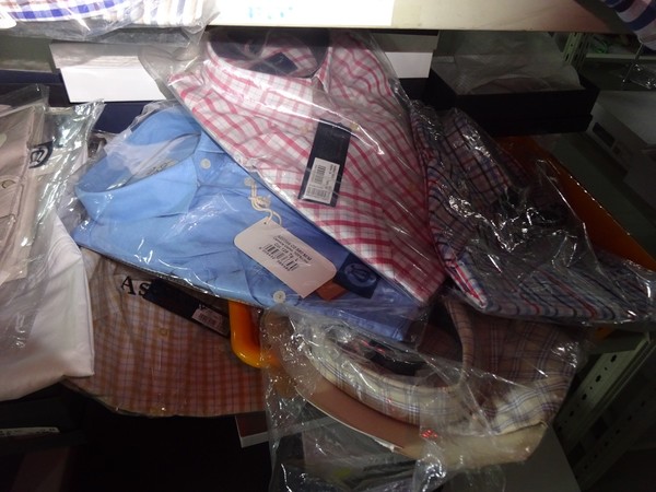 5#5425 Abbigliamento e arredi da negozio in vendita - foto 110