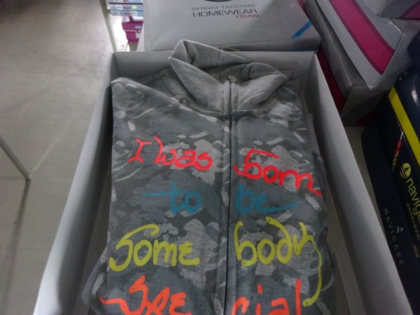 5#5425 Abbigliamento e arredi da negozio in vendita - foto 144