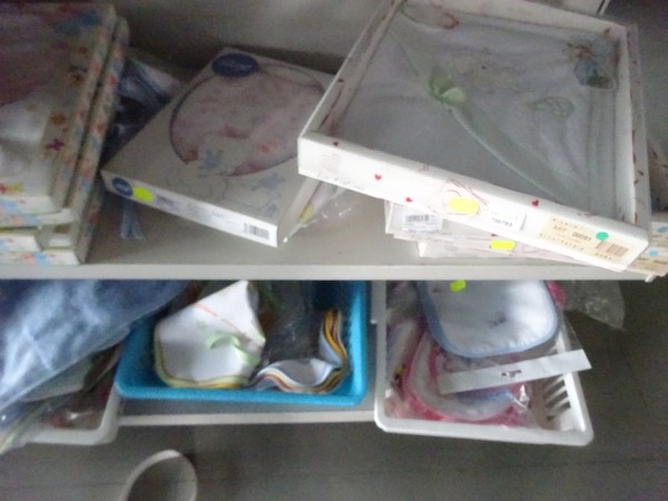 5#5425 Abbigliamento e arredi da negozio in vendita - foto 152