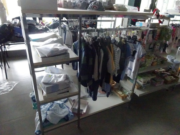 5#5425 Abbigliamento e arredi da negozio in vendita - foto 159