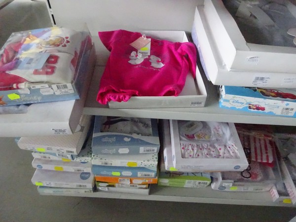 5#5425 Abbigliamento e arredi da negozio in vendita - foto 175