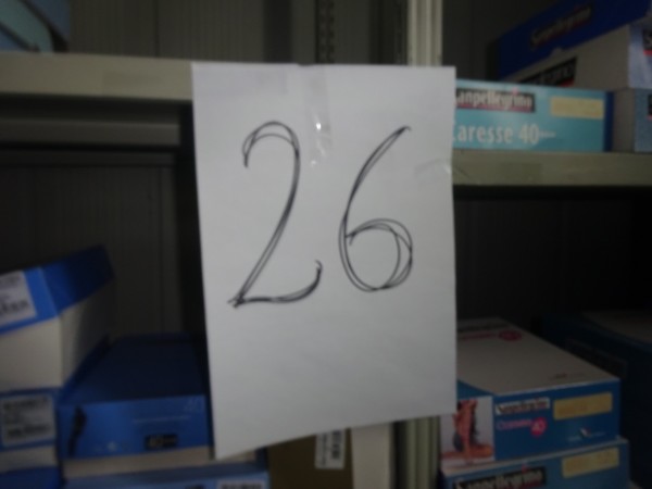 5#5425 Abbigliamento e arredi da negozio in vendita - foto 184