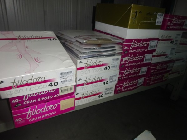 5#5425 Abbigliamento e arredi da negozio in vendita - foto 191