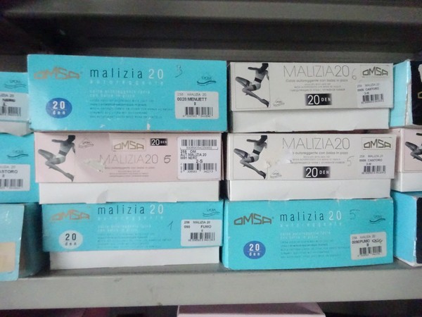 5#5425 Abbigliamento e arredi da negozio in vendita - foto 196