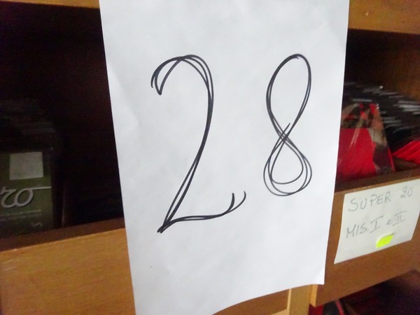 5#5425 Abbigliamento e arredi da negozio in vendita - foto 200