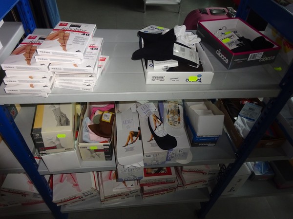 5#5425 Abbigliamento e arredi da negozio in vendita - foto 218