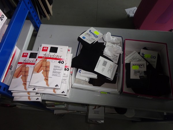 5#5425 Abbigliamento e arredi da negozio in vendita - foto 221