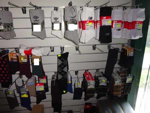 5#5425 Abbigliamento e arredi da negozio in vendita - foto 224