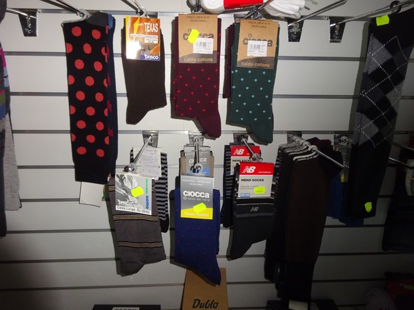 5#5425 Abbigliamento e arredi da negozio in vendita - foto 225