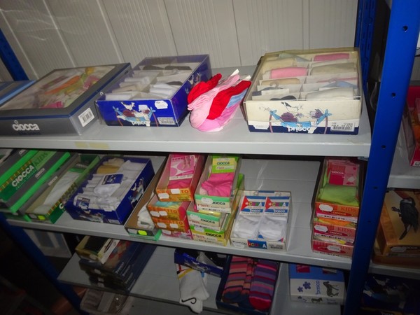 5#5425 Abbigliamento e arredi da negozio in vendita - foto 230