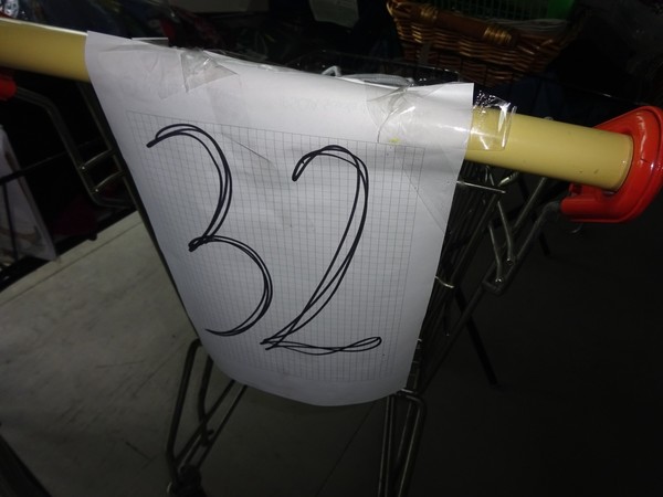 5#5425 Abbigliamento e arredi da negozio in vendita - foto 231