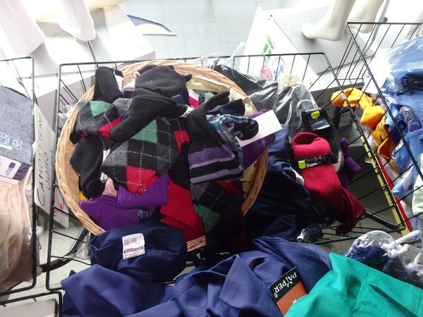 5#5425 Abbigliamento e arredi da negozio in vendita - foto 240