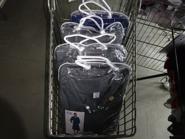 5#5425 Abbigliamento e arredi da negozio in vendita - foto 241