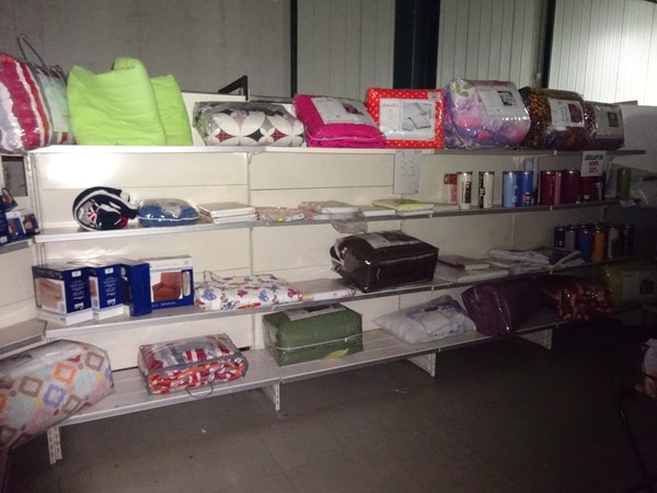 5#5425 Abbigliamento e arredi da negozio in vendita - foto 244