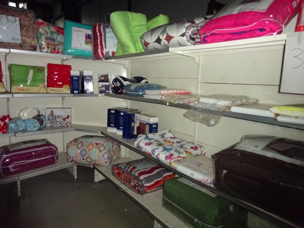 5#5425 Abbigliamento e arredi da negozio in vendita - foto 249