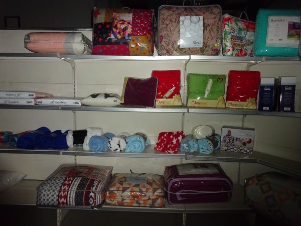 5#5425 Abbigliamento e arredi da negozio in vendita - foto 250