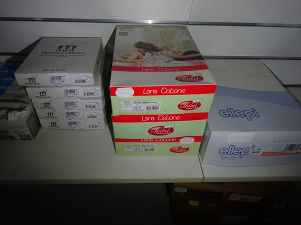 5#5425 Abbigliamento e arredi da negozio in vendita - foto 277