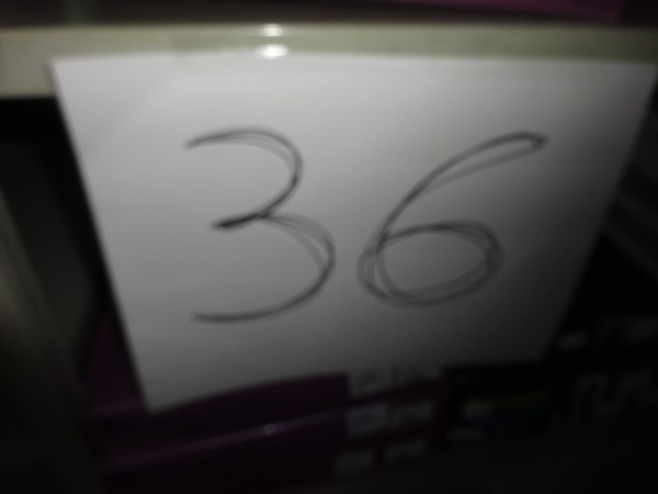 5#5425 Abbigliamento e arredi da negozio in vendita - foto 287