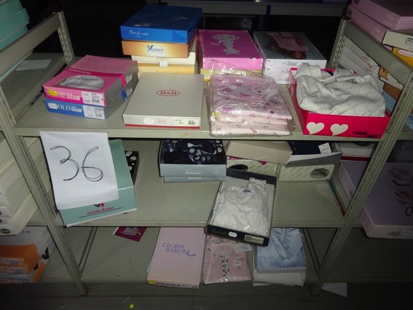 5#5425 Abbigliamento e arredi da negozio in vendita - foto 292
