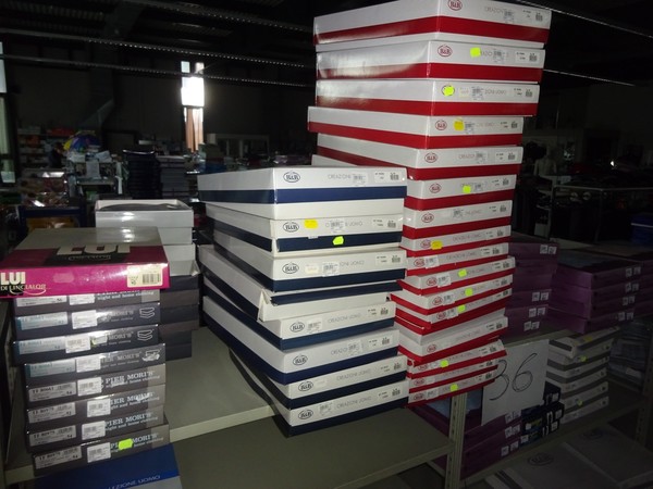 5#5425 Abbigliamento e arredi da negozio in vendita - foto 301