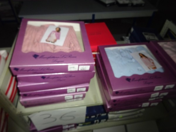 5#5425 Abbigliamento e arredi da negozio in vendita - foto 302