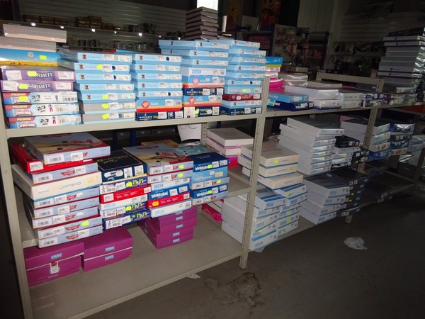 5#5425 Abbigliamento e arredi da negozio in vendita - foto 322