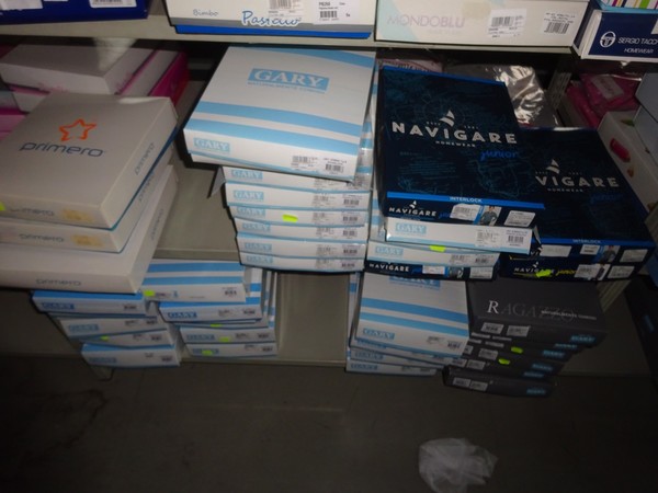 5#5425 Abbigliamento e arredi da negozio in vendita - foto 324