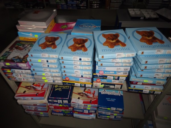 5#5425 Abbigliamento e arredi da negozio in vendita - foto 325