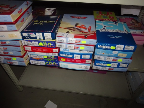 5#5425 Abbigliamento e arredi da negozio in vendita - foto 326