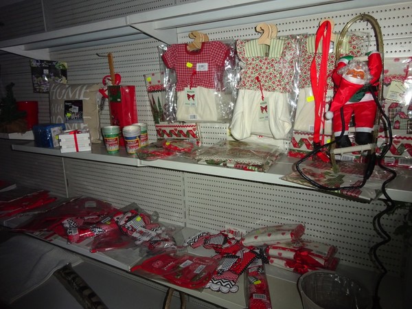 5#5425 Abbigliamento e arredi da negozio in vendita - foto 334