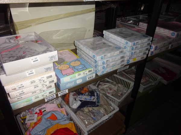 5#5425 Abbigliamento e arredi da negozio in vendita - foto 346