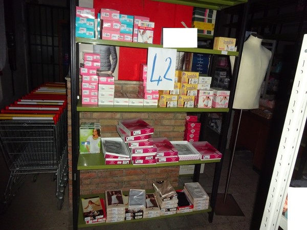 5#5425 Abbigliamento e arredi da negozio in vendita - foto 358