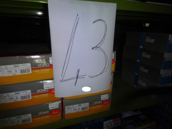 5#5425 Abbigliamento e arredi da negozio in vendita - foto 361