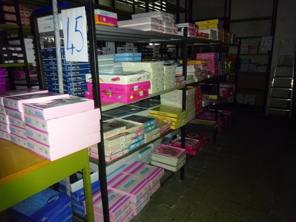 5#5425 Abbigliamento e arredi da negozio in vendita - foto 370