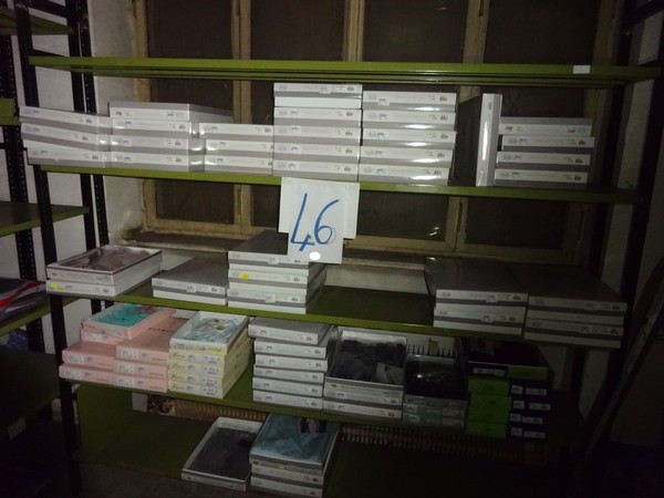 5#5425 Abbigliamento e arredi da negozio in vendita - foto 379