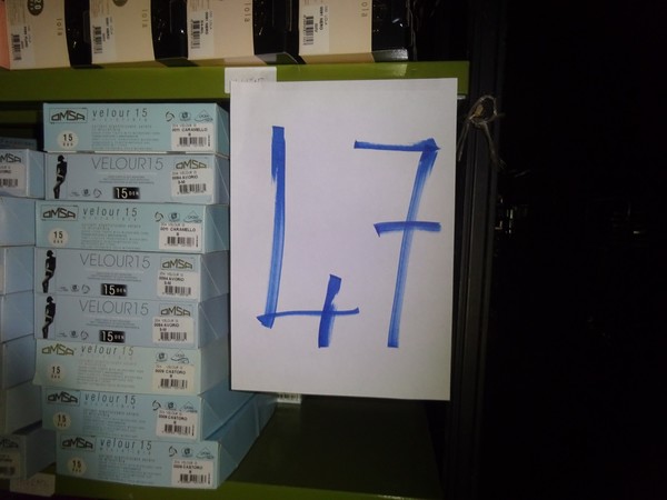 5#5425 Abbigliamento e arredi da negozio in vendita - foto 380