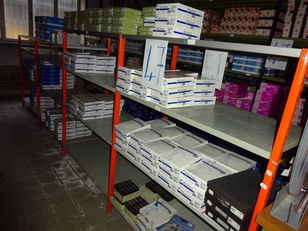 5#5425 Abbigliamento e arredi da negozio in vendita - foto 383
