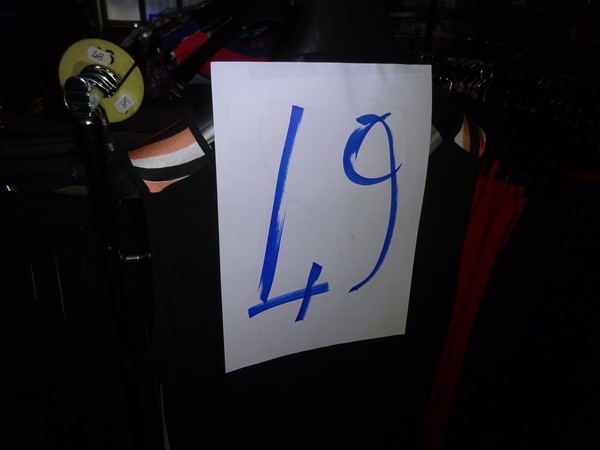 5#5425 Abbigliamento e arredi da negozio in vendita - foto 387