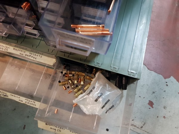18#5432 Minuteria per serramenti in vendita - foto 466