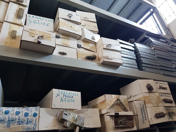 18#5432 Minuteria per serramenti in vendita - foto 481