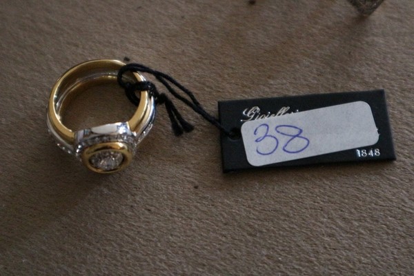 38#5433 Anello da donna in oro giallo e bianco in vendita - foto 1