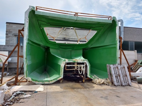 1#5437 Compendio aziendale dedito a produzione di imbarcazioni e navi da diporto in vendita - foto 2