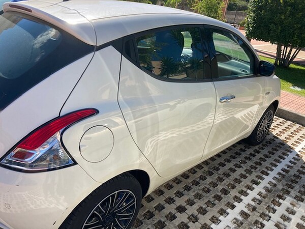 1#5447 Autovettura Lancia Y in vendita - foto 3