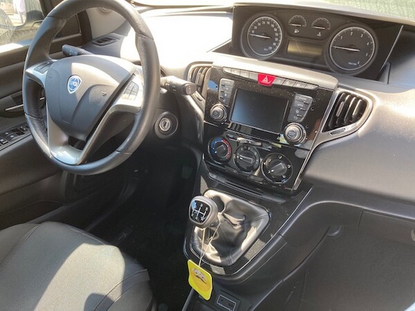 1#5447 Autovettura Lancia Y in vendita - foto 7