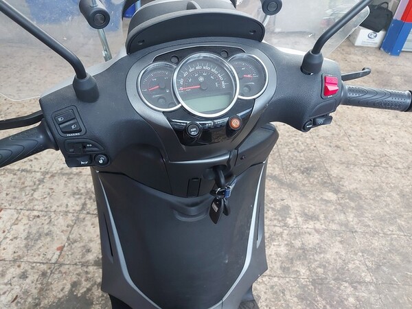 2#5447 Motociclo Piaggio Beverly in vendita - foto 4