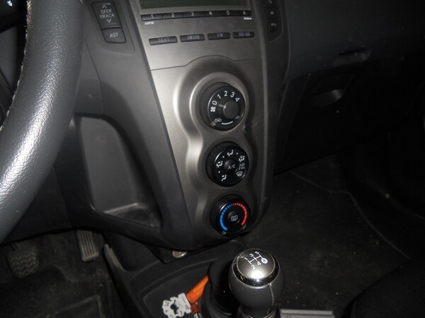1#5448 Autovettura Toyota Yaris in vendita - foto 17
