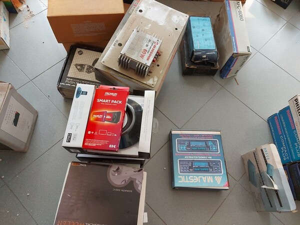 1#5452 Ricambi elettronici e per telefonia in vendita - foto 32